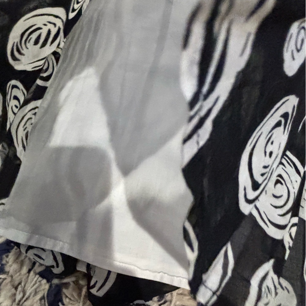 Gerard Darel Black Skirt with White Swirl Print with tie belt size 40/8 - Picture 6 of 8